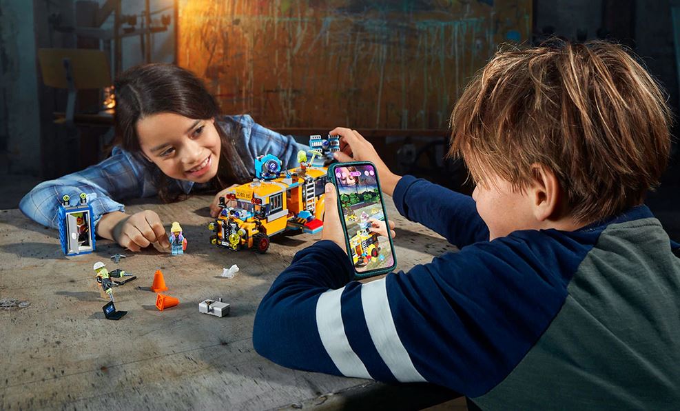 THE NEW LEGO HIDDEN SIDE COMBINES AR WITH REAL-WORLD TOYS - Impulse Gamer